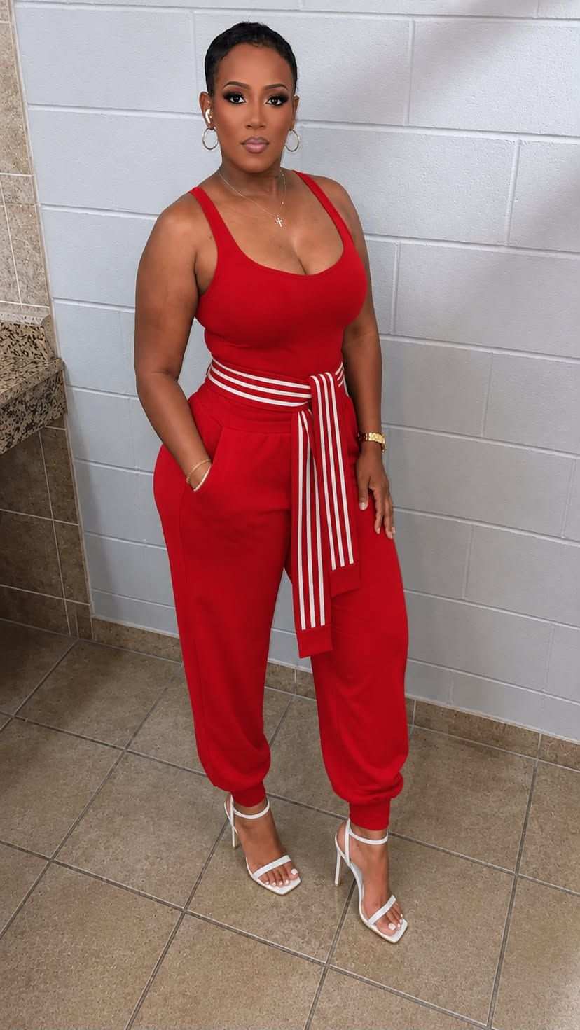 SLEEVELESS CONTRAST STRIPED TIE-UP BARREL JUMPSUIT